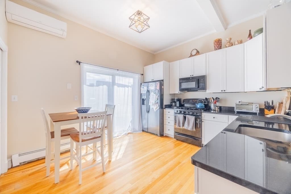 Condominium at 90 Washington St # B, Boston MA 02129, Boston, photo 3 of 9