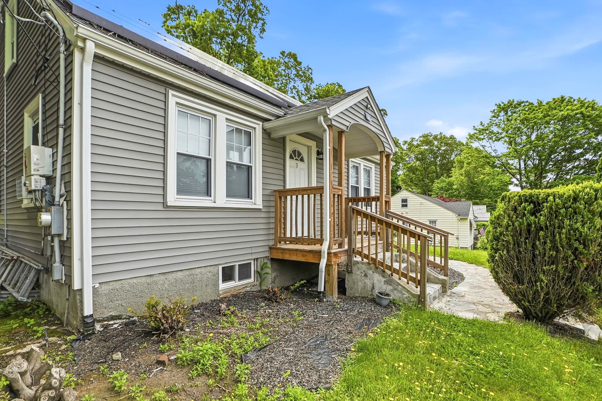 Single Family Residence at 39 Pinehurst, Auburn MA 01501, photo 3 of 42