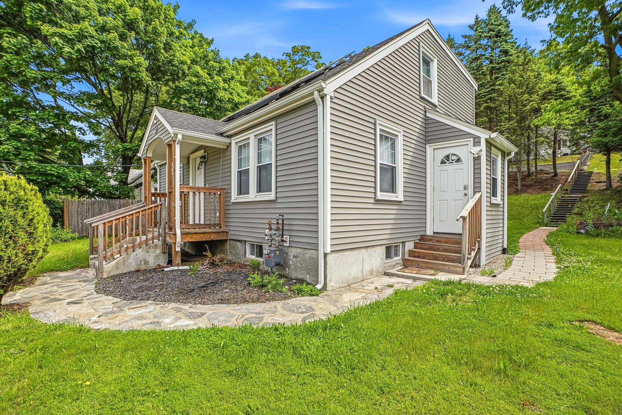 39 Pinehurst, Auburn MA 01501