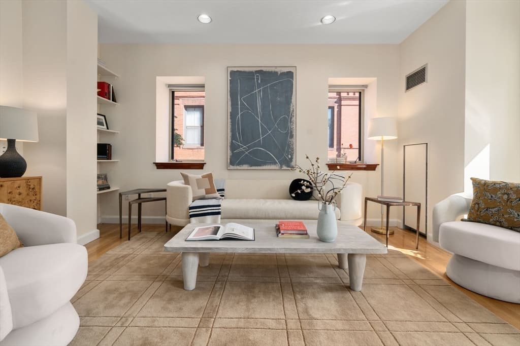 Condominium at 2 Clarendon St # 302, Boston MA 02116, photo 2 of 35