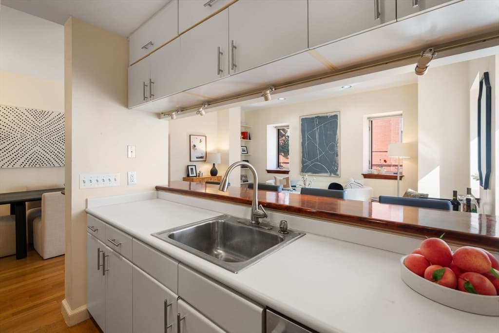 Condominium at 2 Clarendon St # 302, Boston MA 02116, photo 17 of 35