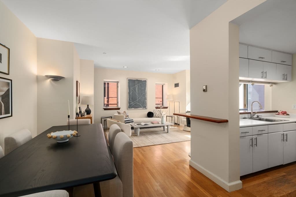 Condominium at 2 Clarendon St # 302, Boston MA 02116, photo 14 of 35