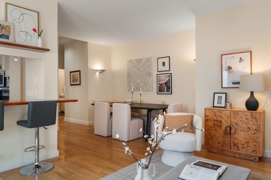 Condominium at 2 Clarendon St # 302, Boston MA 02116, photo 11 of 35