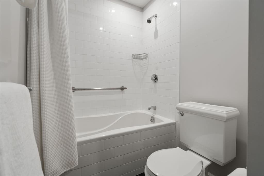Condominium at 2 Clarendon St # 302, Boston MA 02116, photo 25 of 35