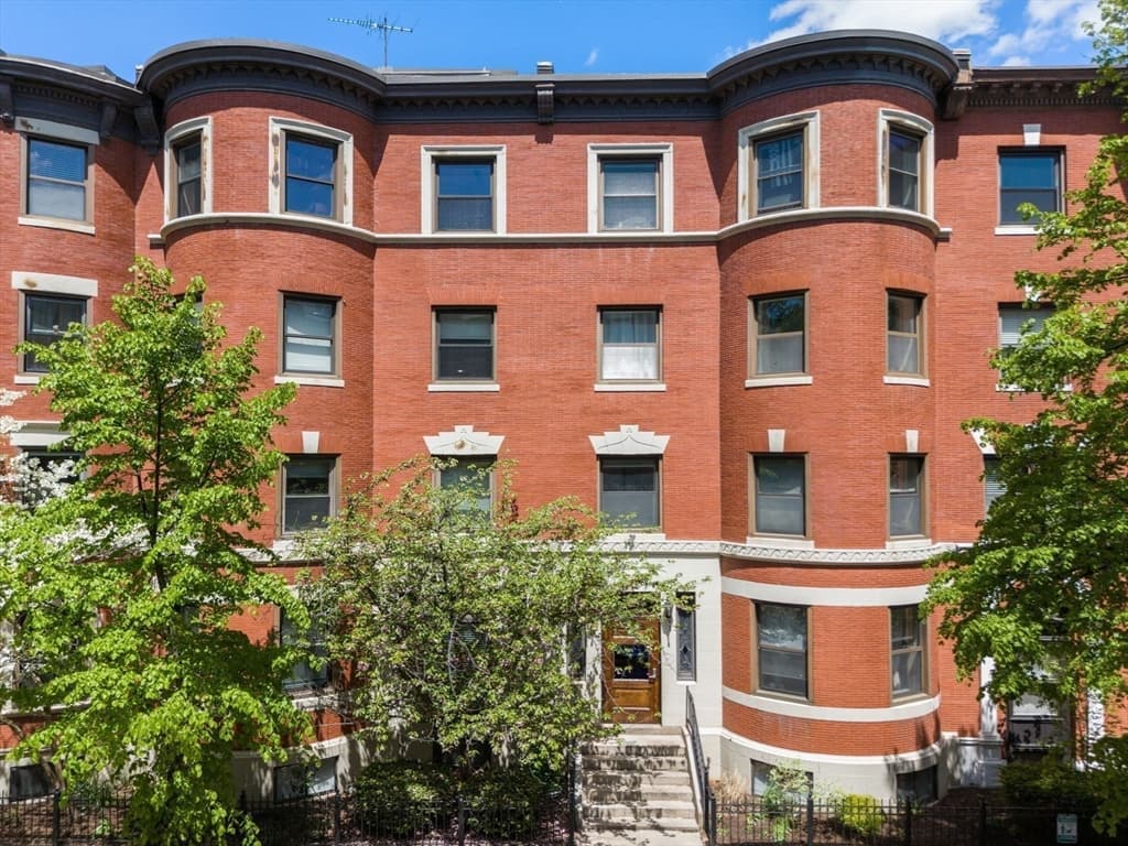 Condominium at 103 Gainsborough St # 108, Boston MA 02115, photo 2 of 22