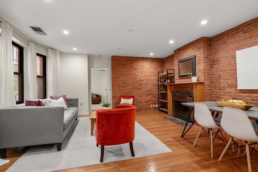 Condominium at 103 Gainsborough St # 108, Boston MA 02115, photo 3 of 22