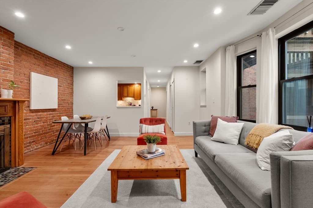Condominium at 103 Gainsborough St # 108, Boston MA 02115, photo 5 of 22