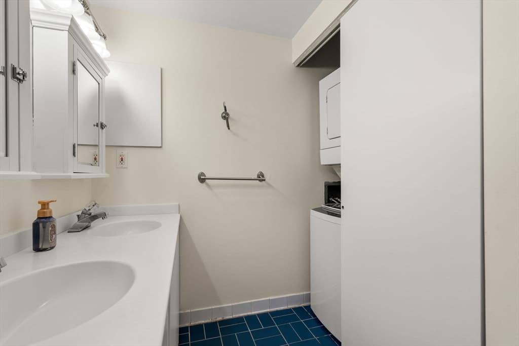 Condominium at 103 Gainsborough St # 108, Boston MA 02115, photo 15 of 22