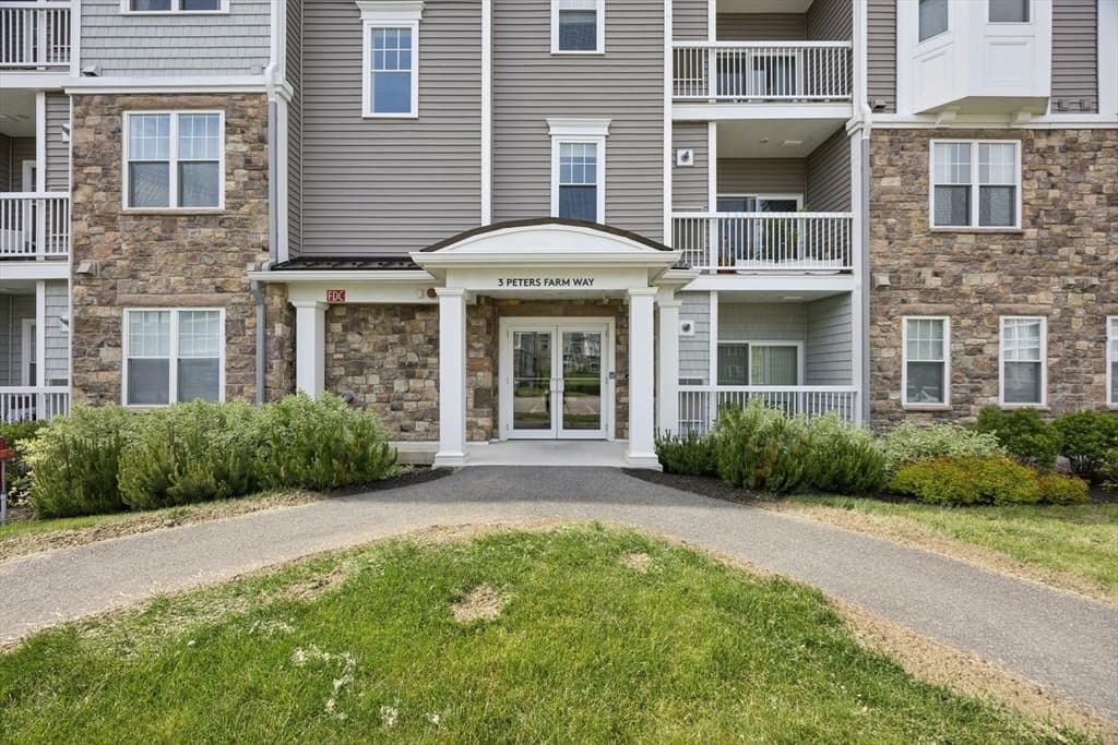 3103 Peters Farm Way # 103, Westborough MA 01581