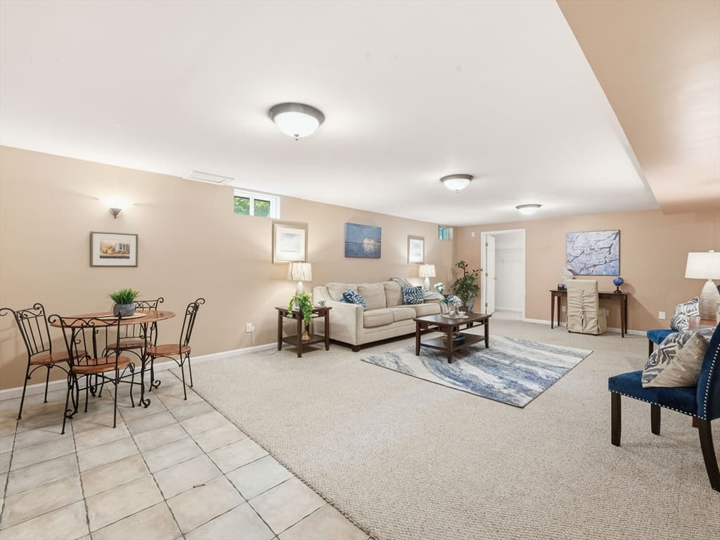 48 Hummingbird Lane, Swansea MA 02777 photo 32