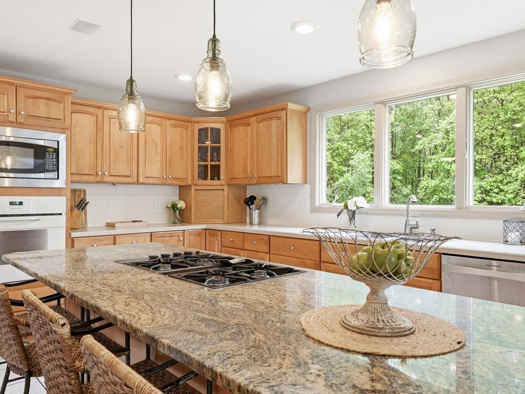48 Hummingbird Lane, Swansea MA 02777 photo 14