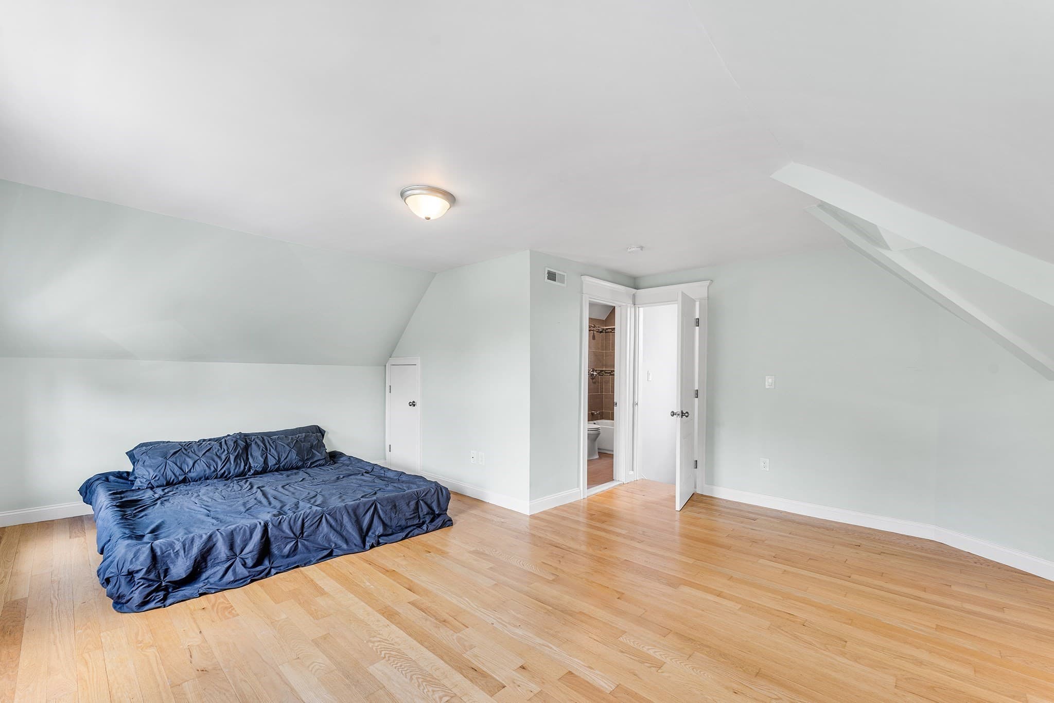 Single Family Residence at 156 Ashmont St, Boston MA 02124, photo 27 of 40