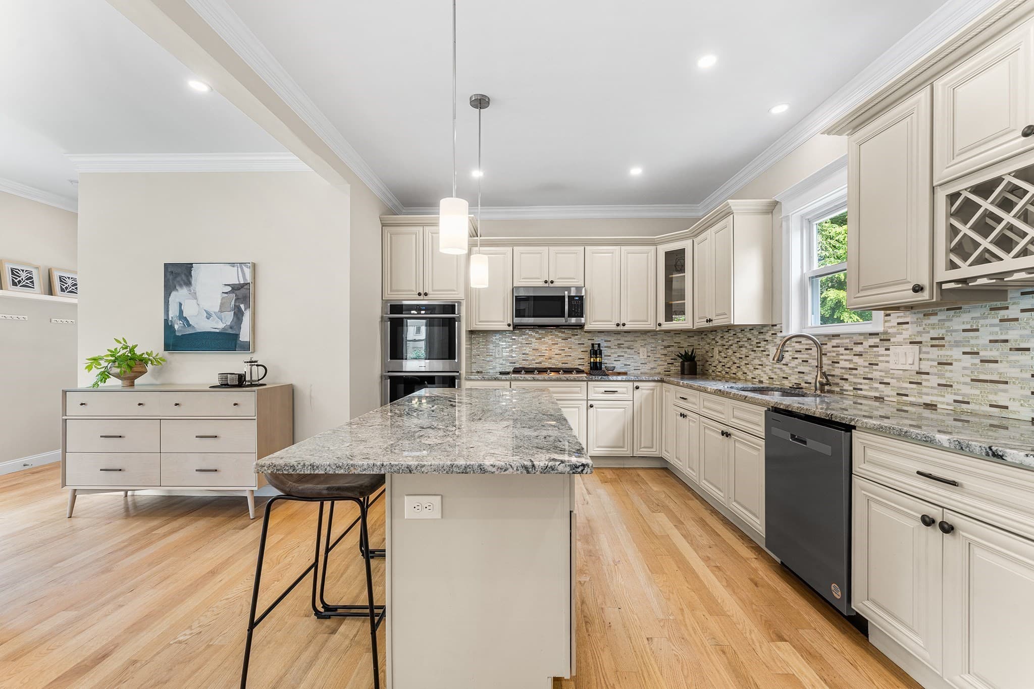 Single Family Residence at 156 Ashmont St, Boston MA 02124, photo 4 of 40