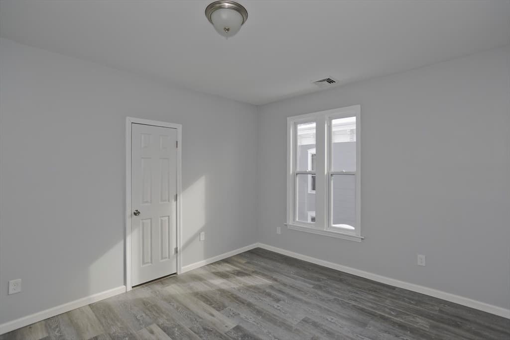 64 Thompson St, Springfield MA 01109 photo 13