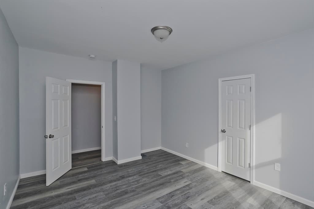 64 Thompson St, Springfield MA 01109 photo 12