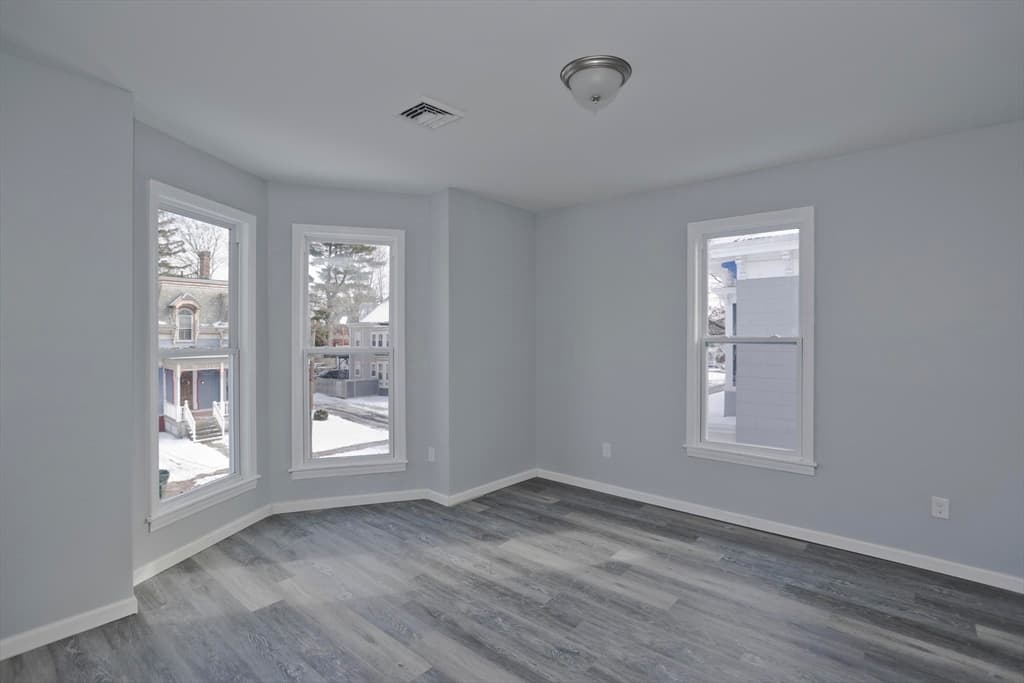 64 Thompson St, Springfield MA 01109 photo 10