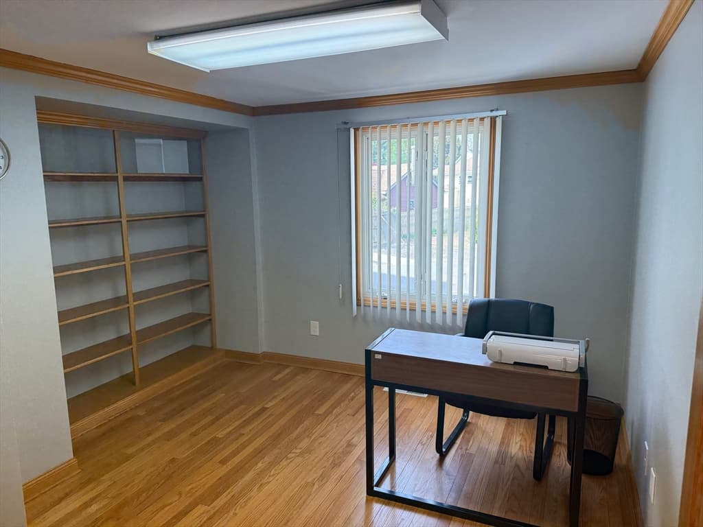 Single Family Residence at 561 County St., Taunton MA 02780, photo 6 of 16