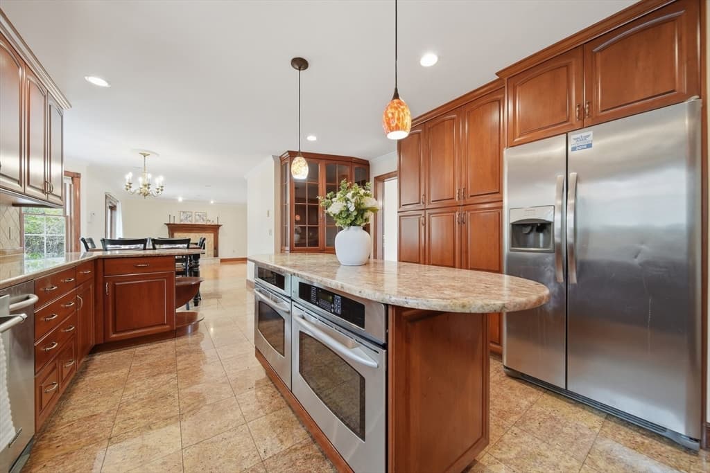 Single Family Residence at 131 Range Heights Road, Lynn MA 01904, Lynn, photo 9 of 36