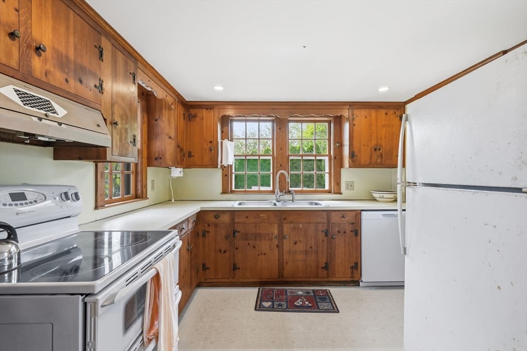 35 Grayton Ave, Barnstable MA 02647 photo 9