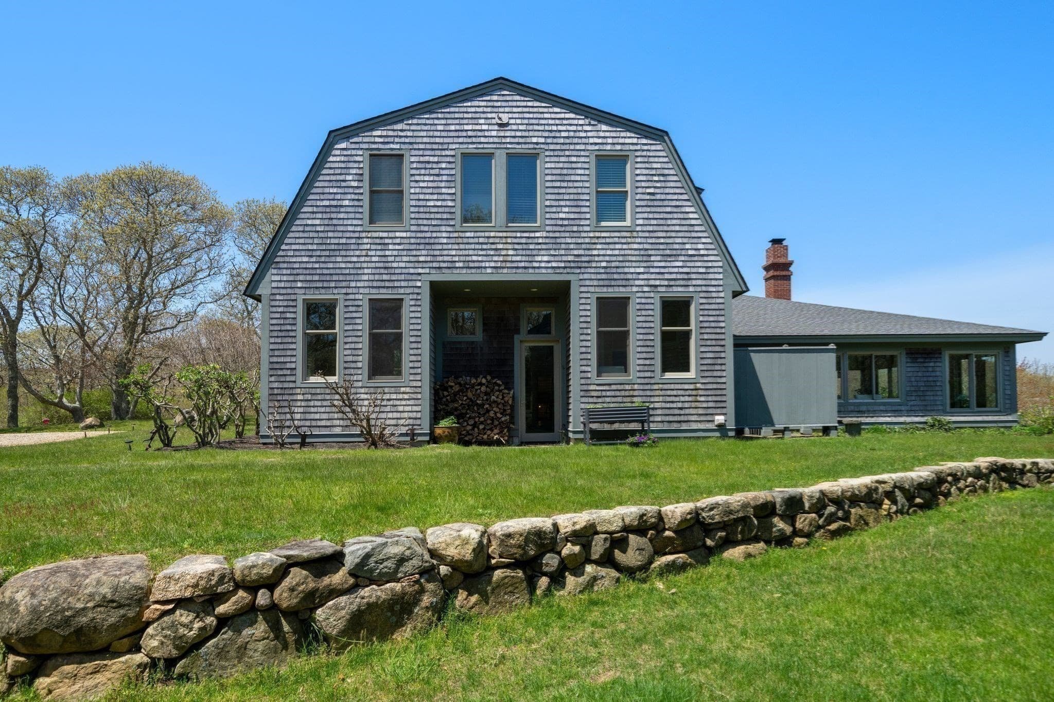 Single Family Residence at 19 Locust Ln, Aquinnah MA 02535, photo 6 of 42