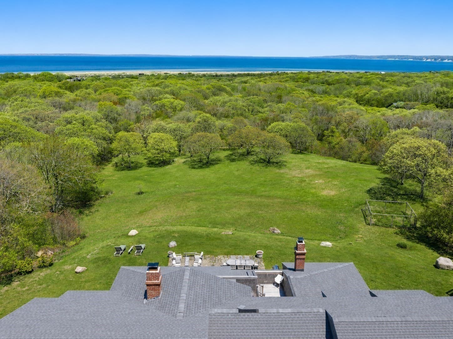 Single Family Residence at 19 Locust Ln, Aquinnah MA 02535, photo 4 of 42