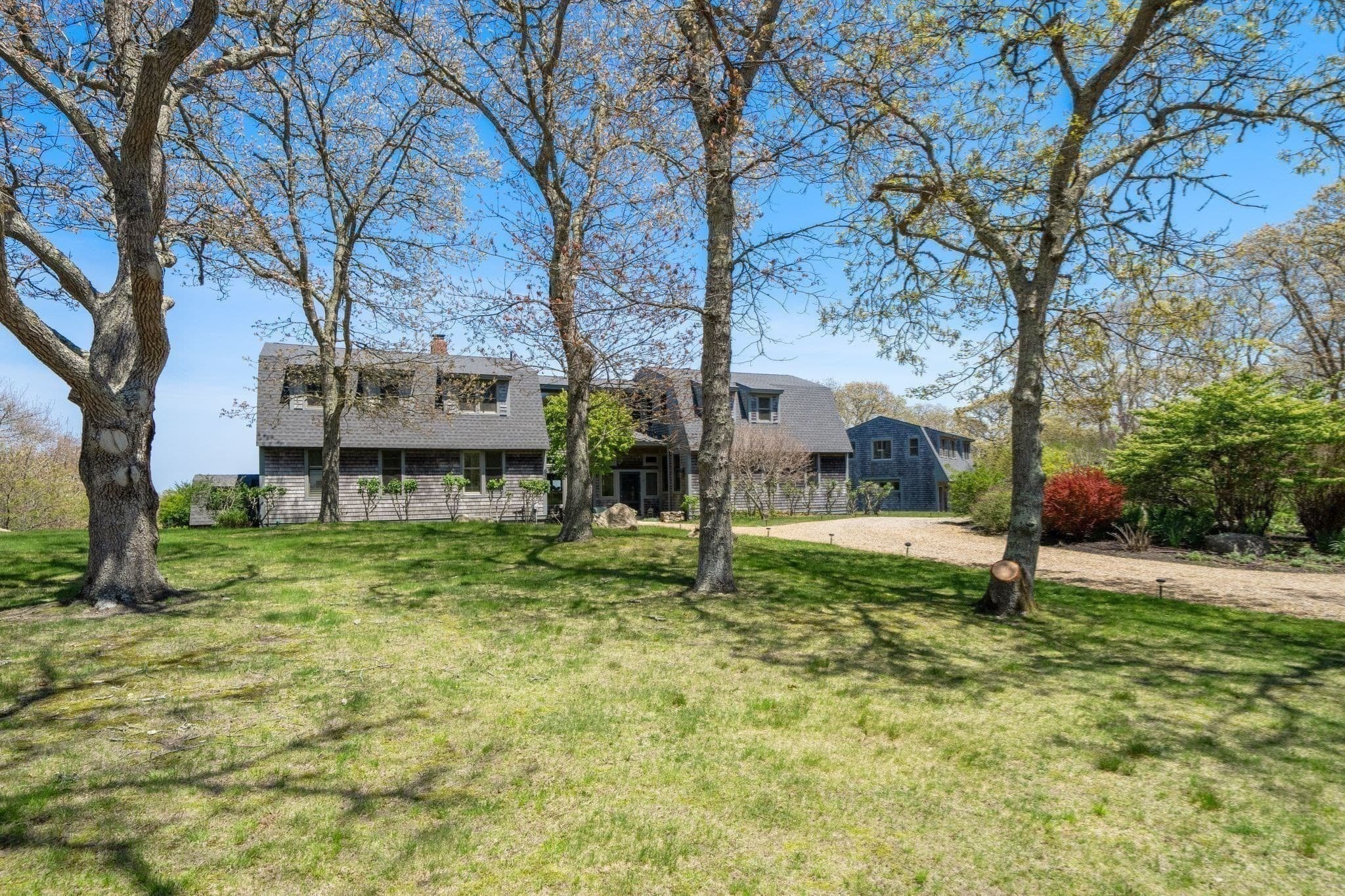 Single Family Residence at 19 Locust Ln, Aquinnah MA 02535, photo 8 of 42