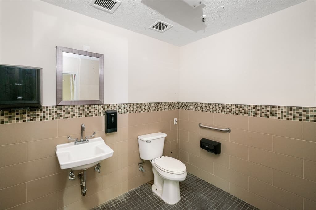1123 Rockdale Ave, New Bedford MA 02740 photo 9