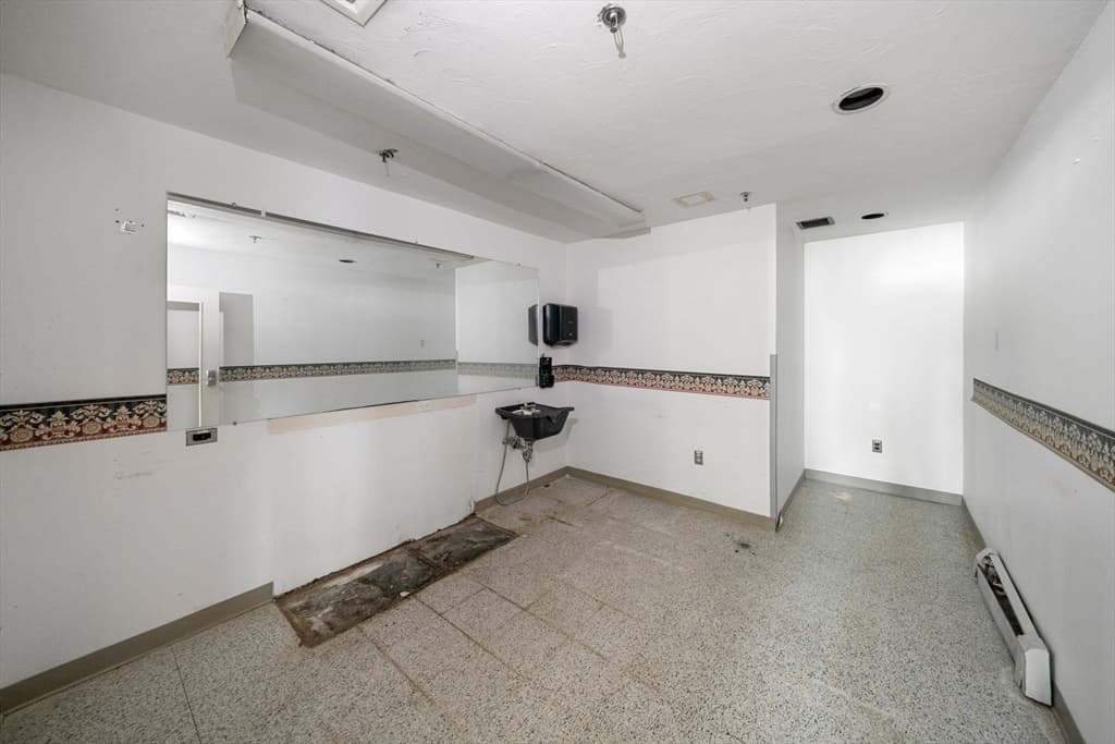 1123 Rockdale Ave, New Bedford MA 02740 photo 24