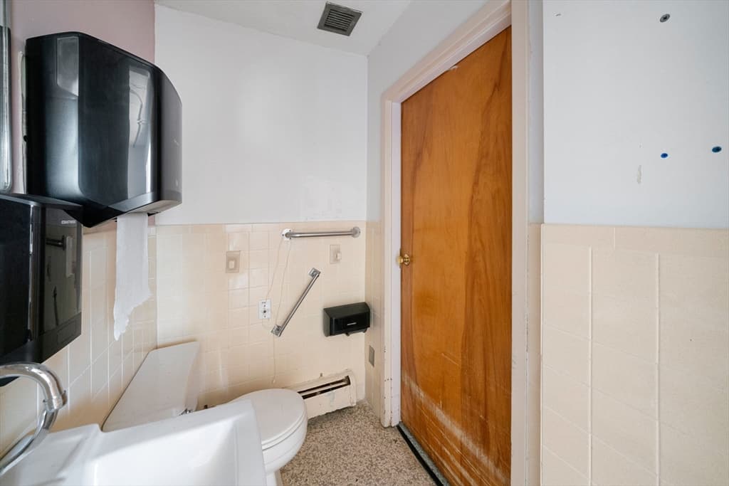 1123 Rockdale Ave, New Bedford MA 02740 photo 15