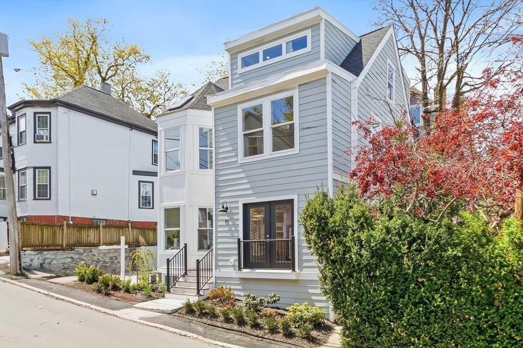 Condominium at 15 Spring Hill Ter # 15, Somerville MA 02143, photo 2 of 40