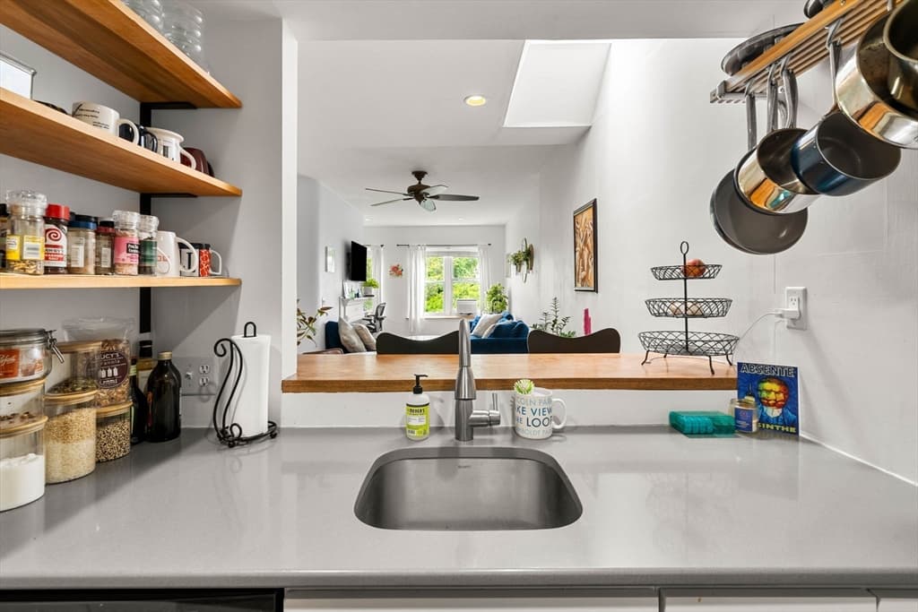 Condominium at 478 Shawmut # 9, Boston MA 02118, photo 11 of 24