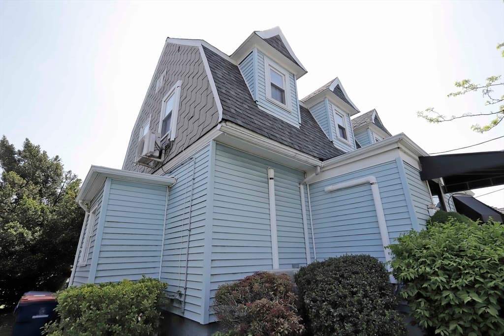 Multi Family at 66 Rockdale Ave, New Bedford MA 02740, New Bedford, photo 4 of 33