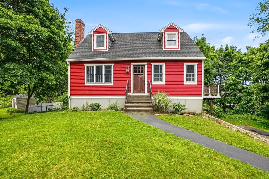 4 Shawkemo Path, Franklin MA 02038