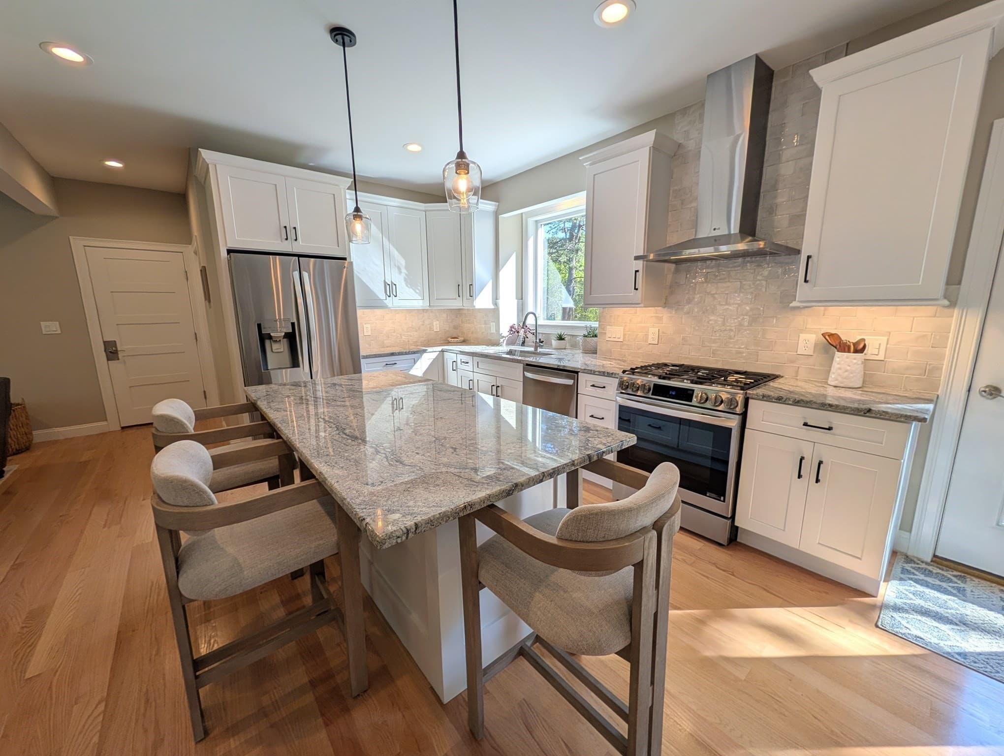 Single Family Residence at 2 Seabiscuit Drive, Plymouth MA 02360, photo 9 of 41