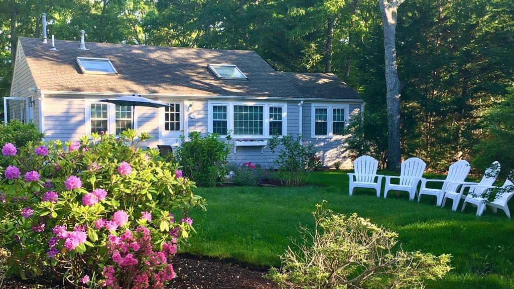 10 Wharf Ave, Mashpee MA 02649