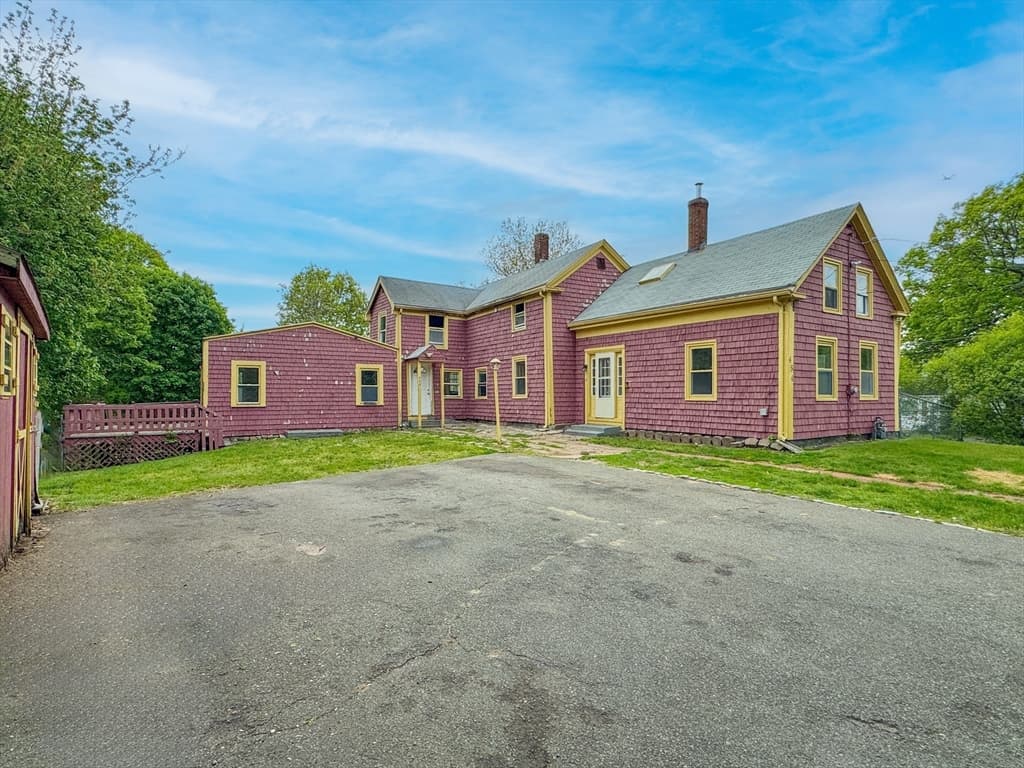 484 S Franklin St, Holbrook MA 02343 photo 2