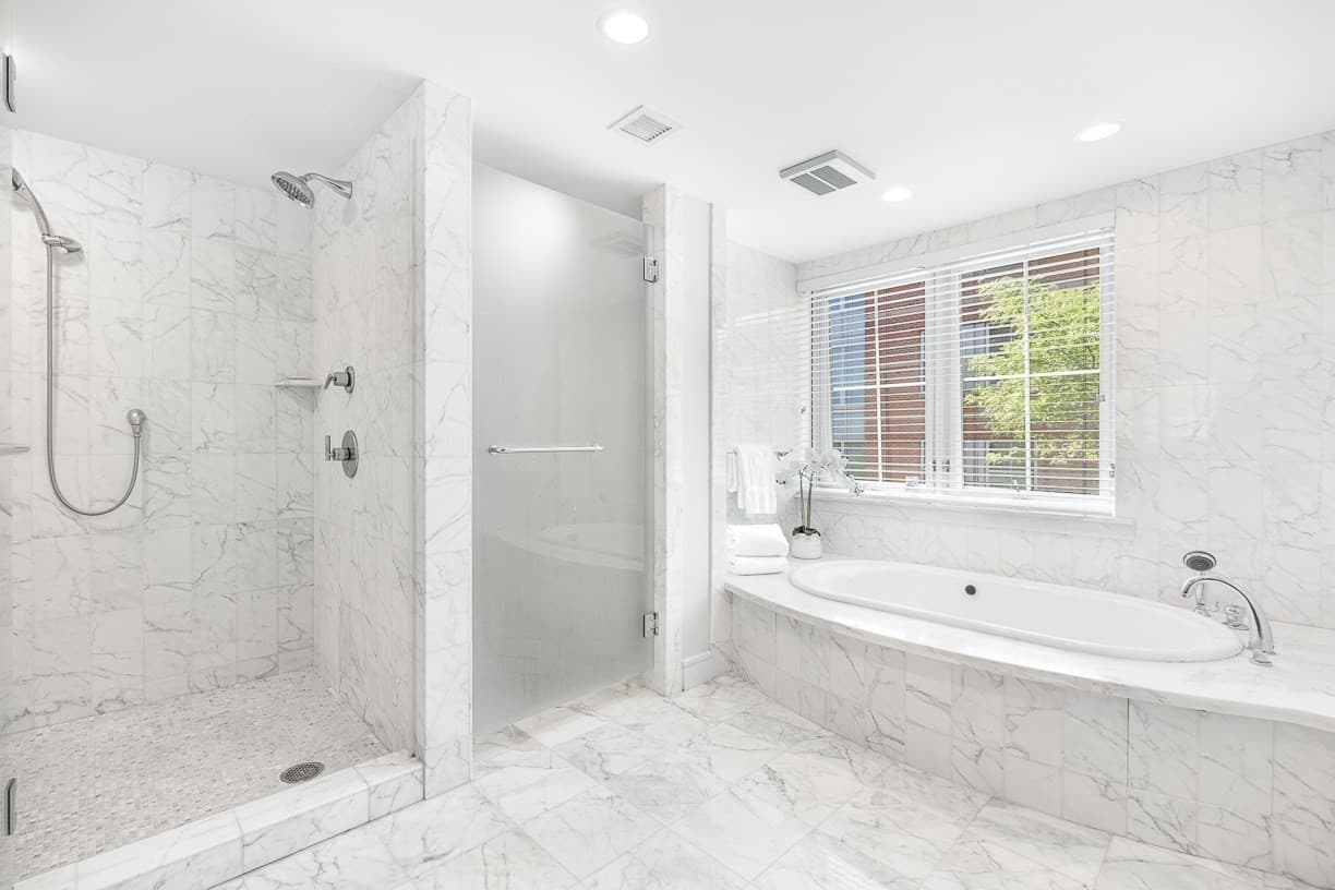 Condominium at 4 Battery Wharf # 4302, Boston MA 02109, photo 13 of 28