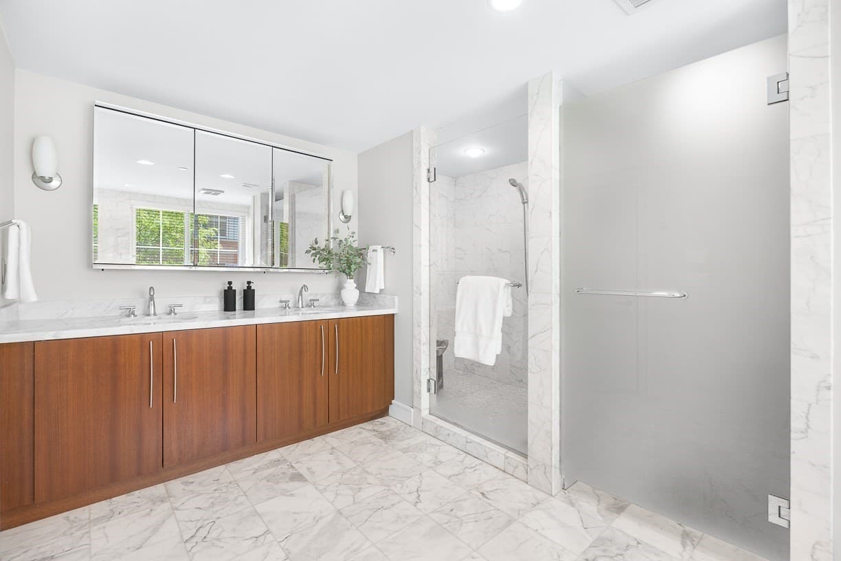 Condominium at 4 Battery Wharf # 4302, Boston MA 02109, photo 12 of 28