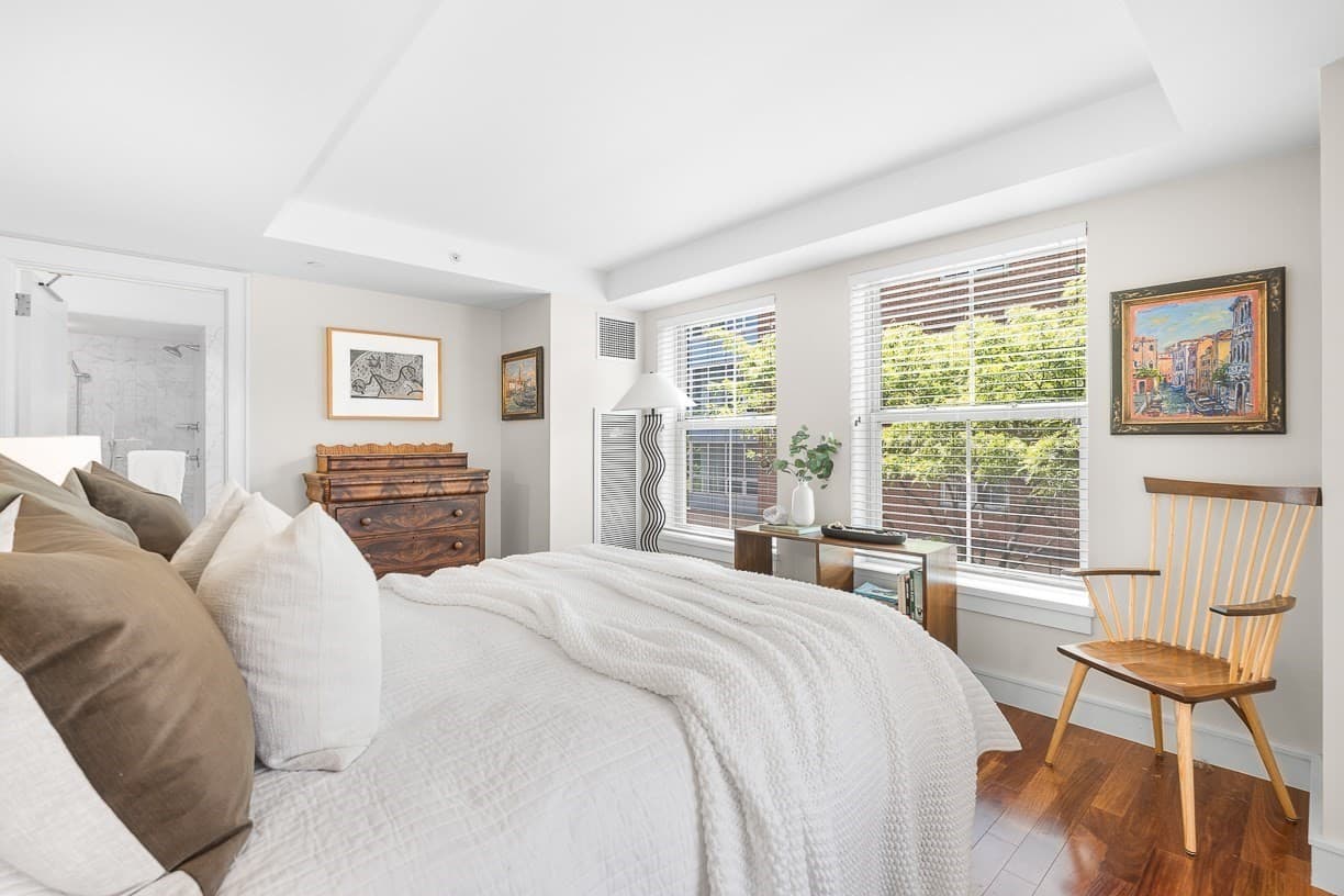 Condominium at 4 Battery Wharf # 4302, Boston MA 02109, photo 9 of 28