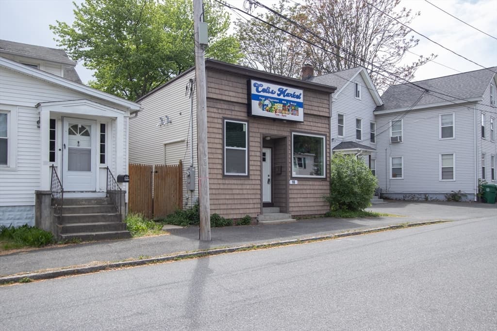 10 Taylor St, Chicopee MA 01020 photo 2