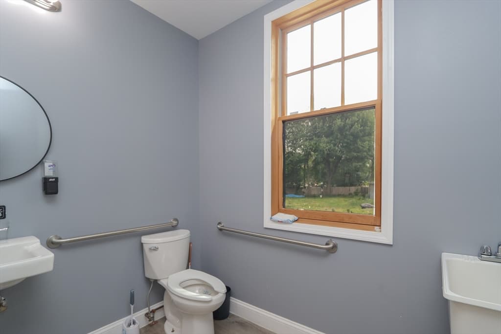 10 Taylor St, Chicopee MA 01020 photo 33