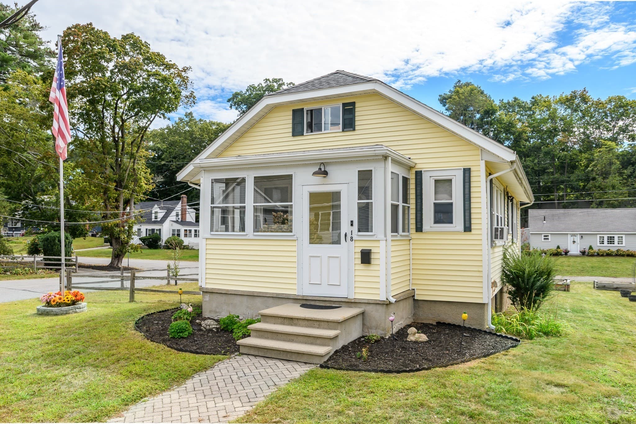 18 Hammond Rd, Natick MA 01760