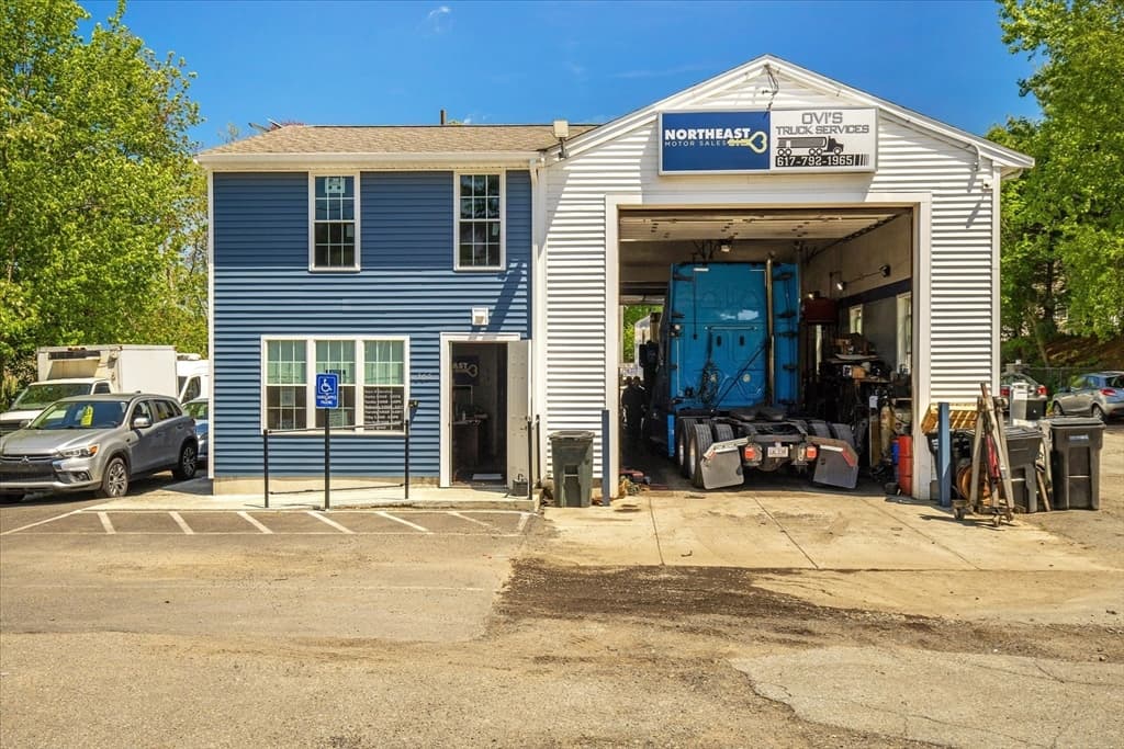 365 Elm St, Bridgewater MA 02324