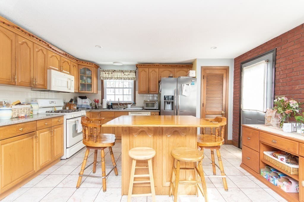 365 Elm St, Bridgewater MA 02324 photo 11