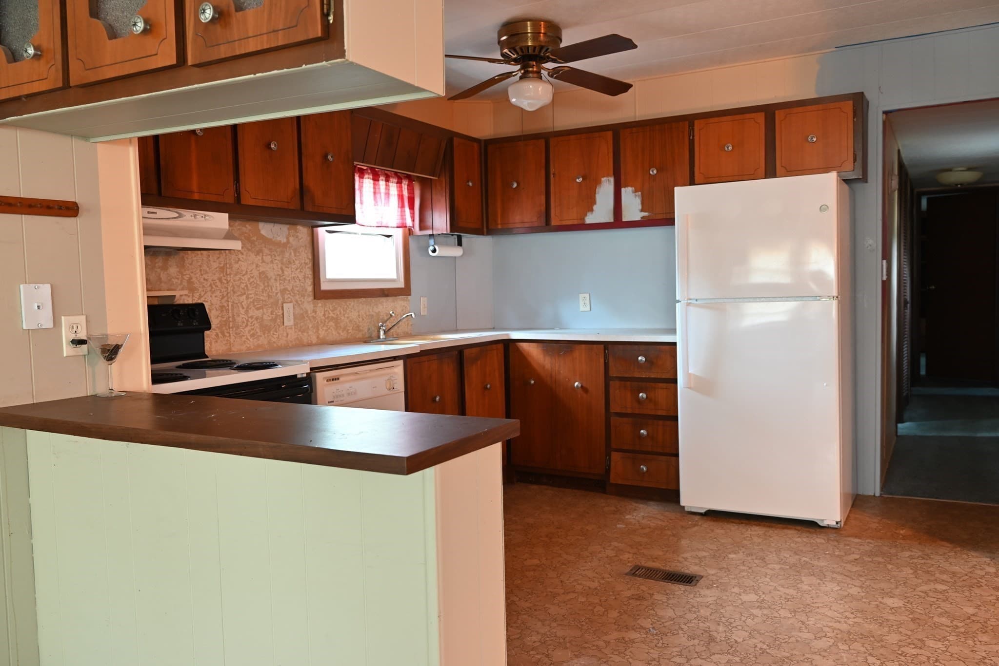 Mobile Home at 281 Chauncey Walker Street # 86B, Belchertown MA 01007, photo 2 of 8