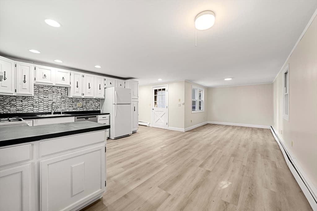 Single Family Residence at 11 Central, Merrimac MA 01860, photo 7 of 36