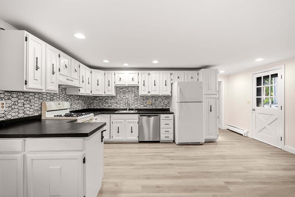 Single Family Residence at 11 Central, Merrimac MA 01860, photo 5 of 36