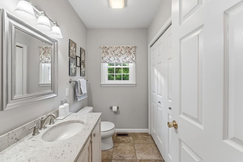 19 Old Farm Rd, Douglas MA 01516 photo 17
