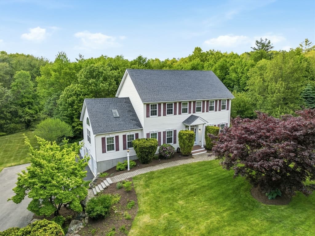 19 Old Farm Rd, Douglas MA 01516