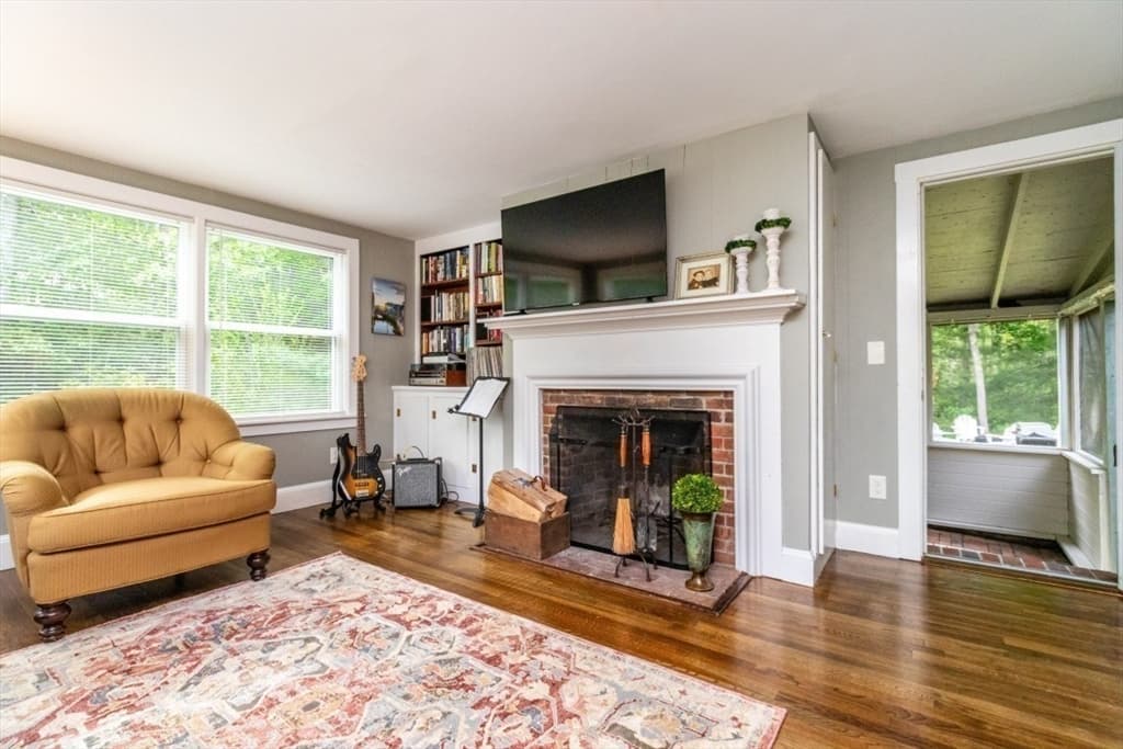 Single Family Residence at 173 S River St, Marshfield MA 02050, photo 12 of 35